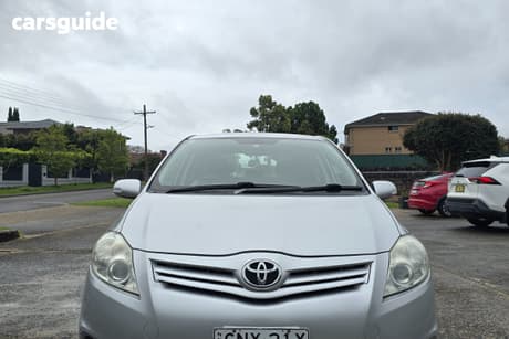 Silver 2010 Toyota Corolla Hatchback Levin Zr
