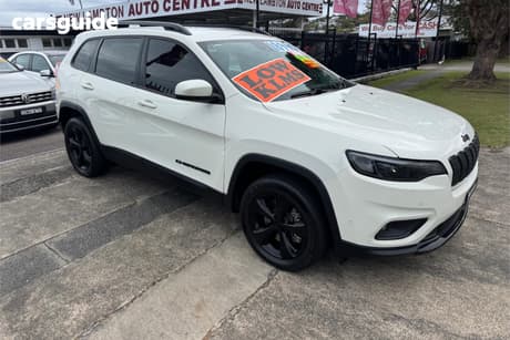 White 2019 Jeep Cherokee Wagon Night Eagle (4X4)