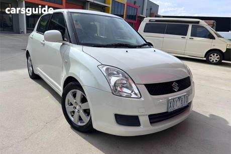 White 2009 Suzuki Swift Hatchback
