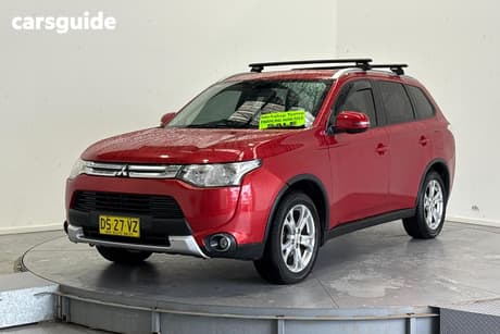 Red 2015 Mitsubishi Outlander Wagon Ls (4X4)