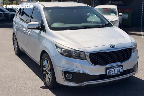 Silver 2015 Kia Carnival Wagon Platinum