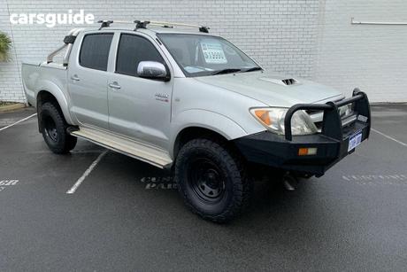 Silver 2008 Toyota Hilux Dual Cab Pick-up Sr5 (4X4)