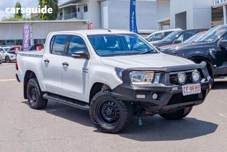 White 2018 Toyota Hilux Dual Cab Utility Sr (4X4)