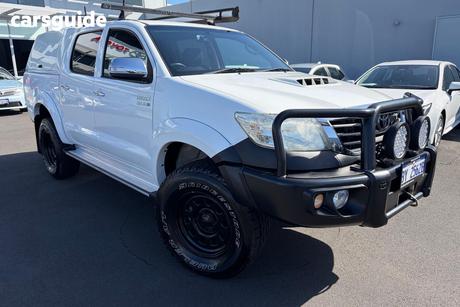 White 2015 Toyota Hilux Dual Cab Pick-up Sr5 (4X4)