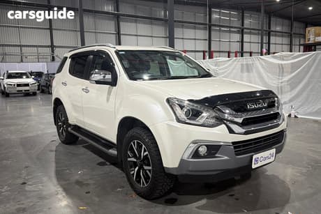 White 2020 Isuzu MU-X SUV