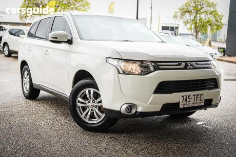 White 2012 Mitsubishi Outlander Wagon Es (4X2)