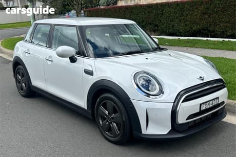 White 2023 Mini Cooper Hatchback Classic 5D Hatch