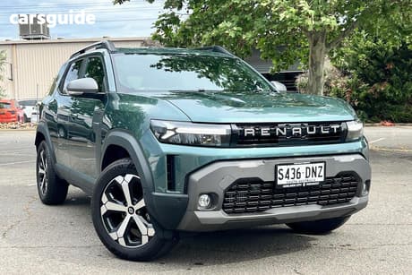Green 2025 Renault Duster Wagon Techno (4X2)