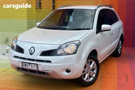 White 2010 Renault Koleos Wagon Dynamique (4X2)
