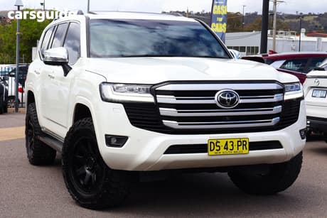 White 2022 Toyota Landcruiser Wagon Lc300 Sahara (4X4)