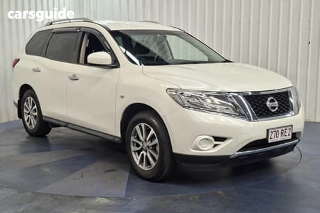 White 2016 Nissan Pathfinder Wagon St-L (4X2)