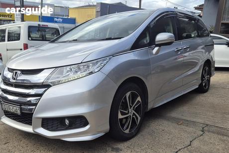 Silver 2014 Honda Odyssey Wagon Vti-L