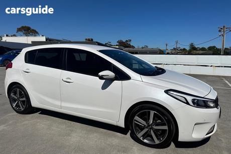 White 2017 Kia Cerato Hatchback Sport