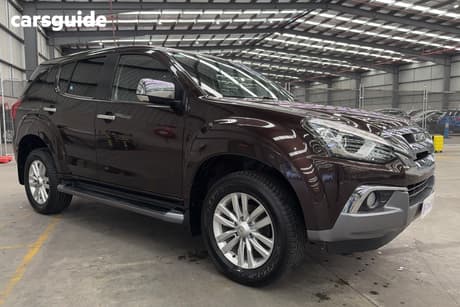 Brown 2017 Isuzu MU-X SUV