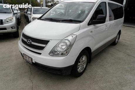 White 2016 Hyundai Imax Wagon