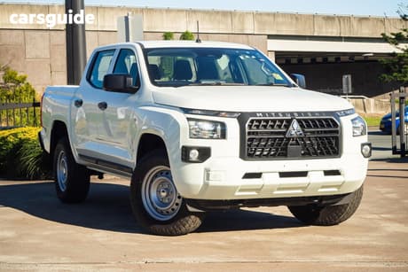 White 2025 Mitsubishi Triton Double Cab Pick Up Glx (4X4)