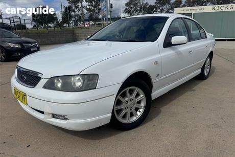 White 2002 Ford Fairmont Sedan Ghia