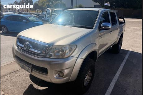 Silver 2009 Toyota Hilux Dual Cab Pick-up Sr5 (4X4)