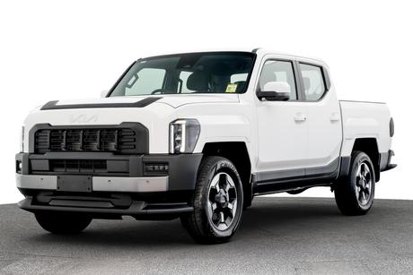 White 2025 Mitsubishi Challenger Wagon (4X4)