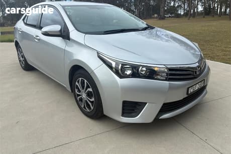 Silver 2014 Toyota Corolla Sedan Ascent