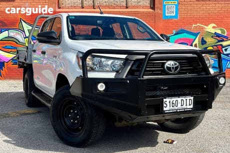 White 2020 Toyota Hilux Double Cab Chassis Sr (4X4)