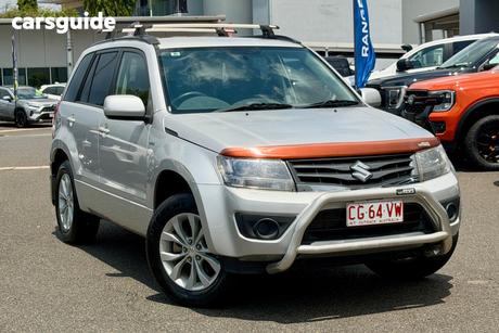 Silver 2013 Suzuki Grand Vitara Wagon (4X4)