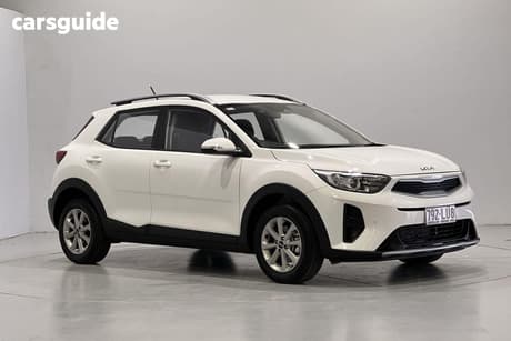 White 2024 Kia Stonic Wagon S