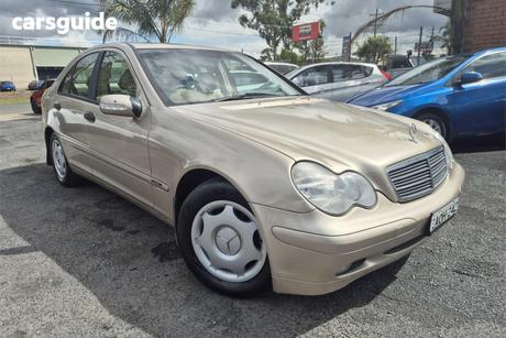 Gold 2002 Mercedes-Benz C240 Sedan Classic