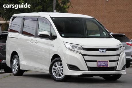 White 2018 Toyota Noah SUV X (HYBRID)