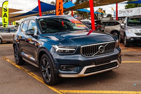Blue 2018 Volvo XC40 Wagon T4 Inscription (Awd)