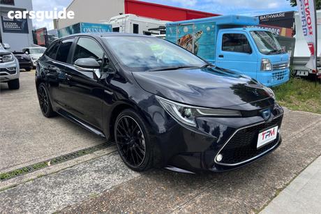 Black 2020 Toyota Corolla Hatchback Zr (Hybrid)