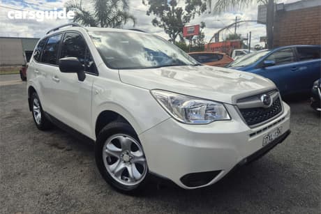 White 2013 Subaru Forester Wagon 2.0I