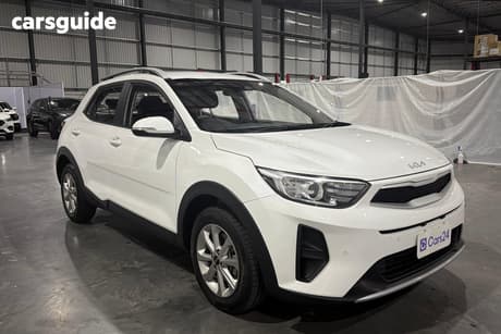 White 2024 Kia Stonic Wagon S