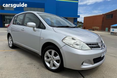 White 2013 Nissan Tiida Hatchback St