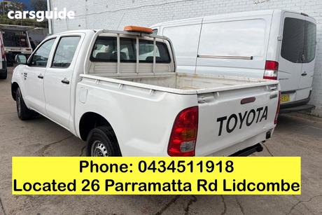 White 2006 Toyota Hilux Dual Cab Pick-up Workmate