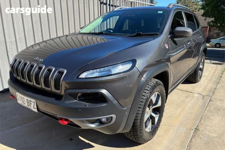 Grey 2014 Jeep Cherokee Wagon Trailhawk (4X4)