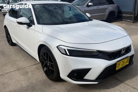 White 2021 Honda Civic Hatchback Vti-Lx