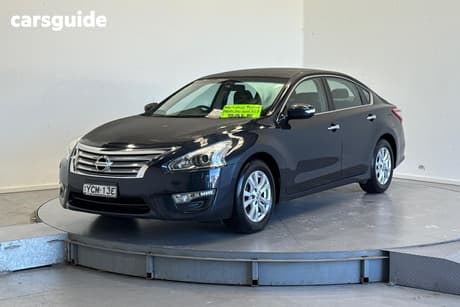 Blue 2013 Nissan Altima Sedan St