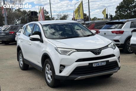 White 2017 Toyota RAV4 Wagon Gx (4X4)