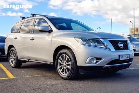 Silver 2016 Nissan Pathfinder Wagon St (4X2)