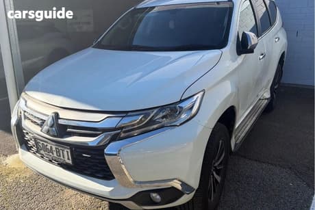 White 2017 Mitsubishi Pajero Sport Wagon Gls (4X4) 7 Seat