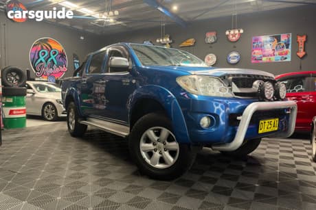 Blue 2010 Toyota Hilux Dual Cab Pick-up Sr5 (4X4)