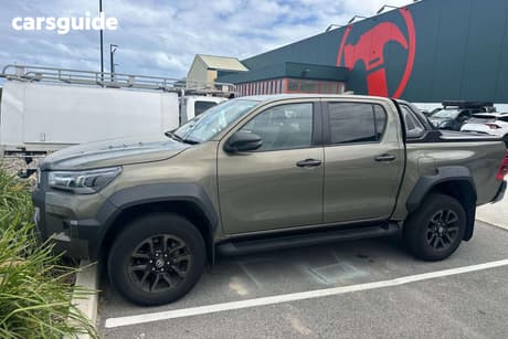 Bronze 2023 Toyota Hilux Double Cab Pick Up Rogue (4X4)