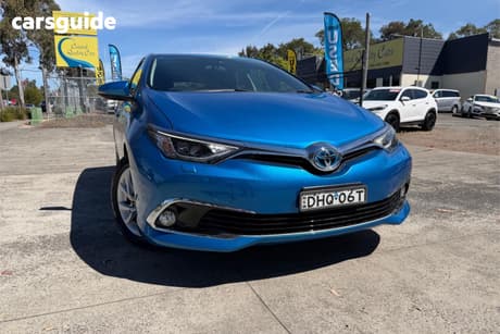 Blue 2016 Toyota Corolla Hatchback Hybrid