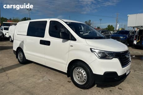 White 2019 Hyundai Iload Crew Van 6S Liftback
