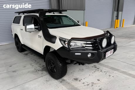 White 2017 Toyota Hilux Dual Cab Utility Sr5 (4X4)