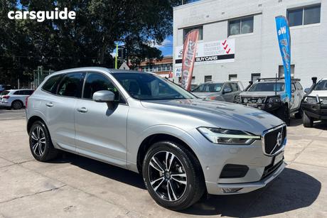 Silver 2018 Volvo XC60 Wagon D4 Momentum