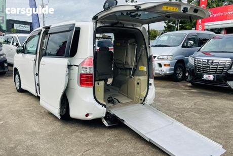 White 2007 Toyota Noah Commercial