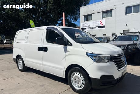 White 2018 Hyundai Iload Van 3S Liftback