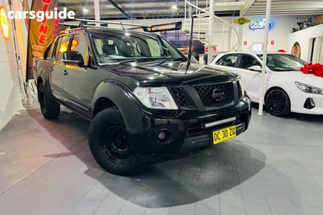 Black 2013 Nissan Navara Dual Cab Pick-up St (4X4)
